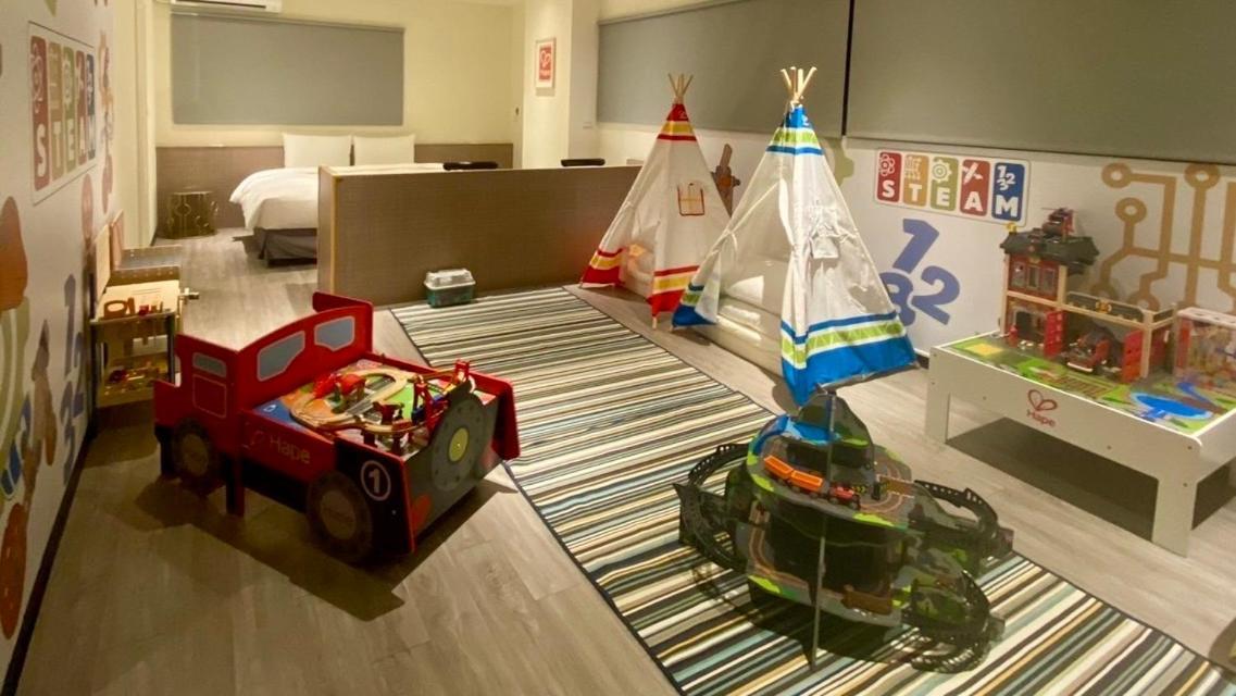 Hotel Lounge Тоученг Екстериор снимка